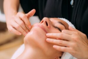 Ayurveda Face Massage